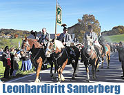 10. Leonhardiritt des Leonhardivereins Samerberg in Roßholzen war von schönstem Herbstwetter begünstigt.  (Foto. Hötzelsperger)